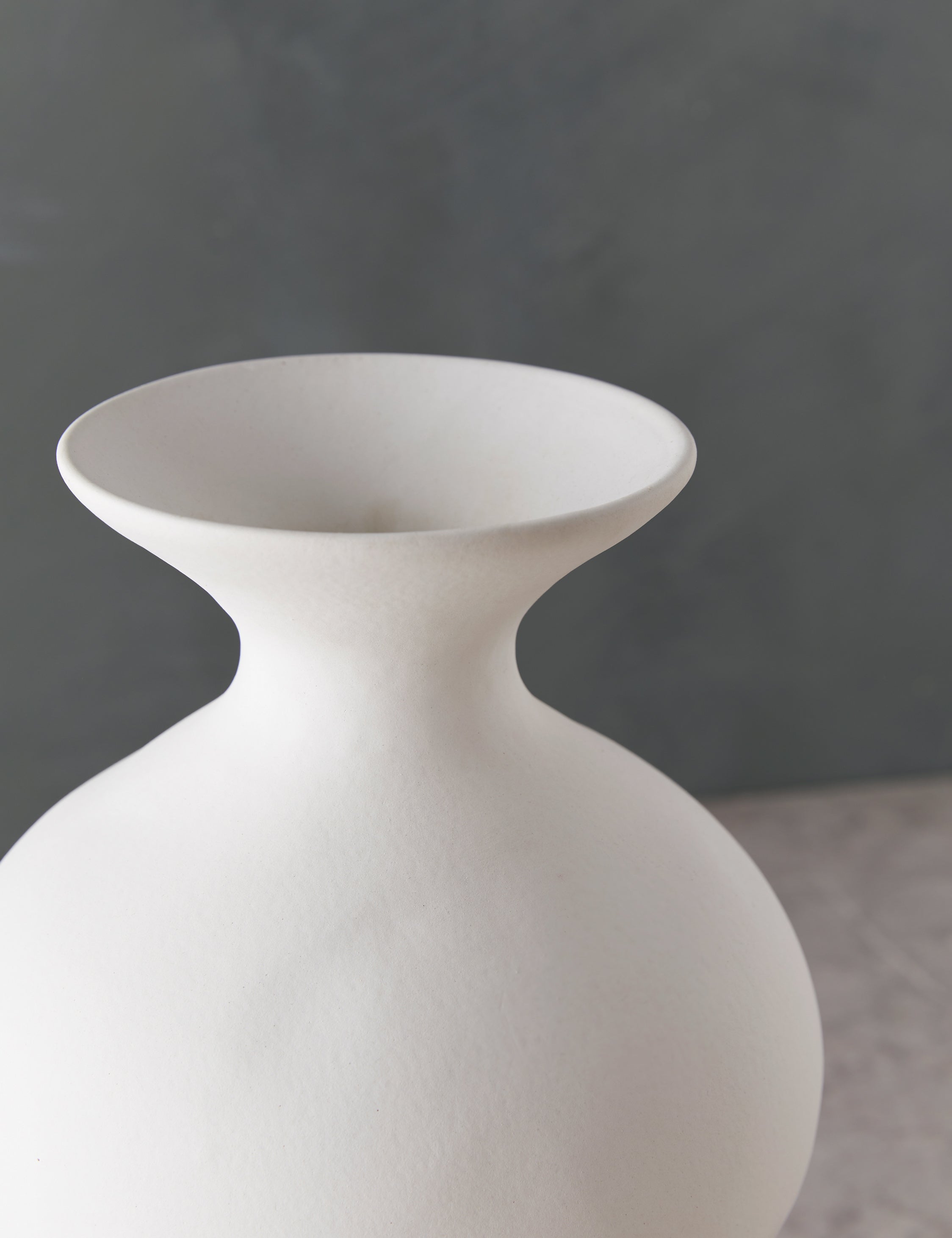 Calista Vase
